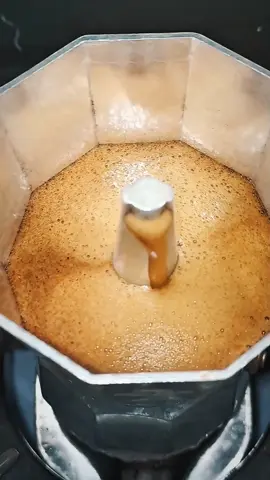 Cakep gak nih? robusta 9gr grindsize 8klik air 90ml pake filter #mokapotcoffee #bijikopi #mokapot #espresso #kopi 