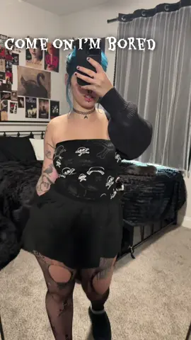 i didn’t plan to look this haunted but here we are 💋 #fyp #halloweencore #gothstyle #moodyvibes #spookytok