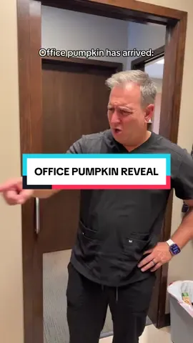Hello Poppy 🫣 #dentaltok #cosmeticdentist #pumpkin #dentistoffice #fyp 