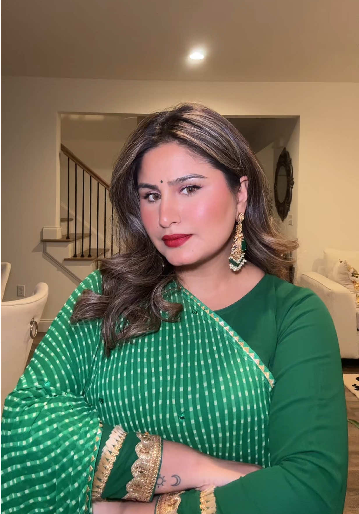 Memory full vayo re tei vayera clearing drafts hai  #clearingdrafts #diwalilook #postdiwali #tiharkoramailo #greensareelook 