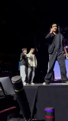 JUN AND SEUNGKWAN DANCING TO PSYCHO AT SOUNDCHECK😭😭😭😭  Sunrise day 2 #민규 #SEVENTEEN #SEVENTEEN_NEW_IN_SUNRISE #SVT_WORLD_TOUR #SVT_TOUR_NEW_ 