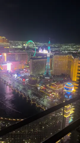 Night life #lasvegastiktok #fyp #thestrip #skyline 