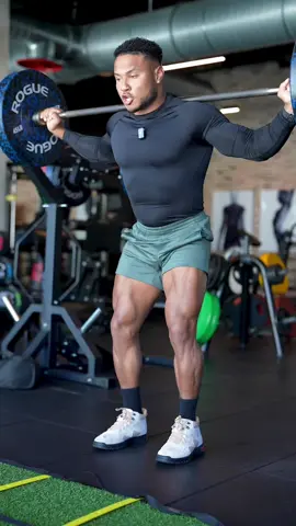 “Link in bio” to work 1:1 with me It’s time to unlock your full capabilities  Bodybuilding alone is just not the most optimal way of training for longevity.  It doesn’t mean that is not good. It’s just not good for longevity term health.  We want to be able to be mobile. We want to be functional. Forever.  #functionaltraining #workoutmotivation #fitnessjourney #calisthenics #bodybuilding 