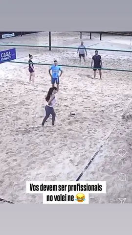Dando a vida pelo esporte 😂🏐 #volei #engracado #voleiareia🏐 #osvaldo #esporte 