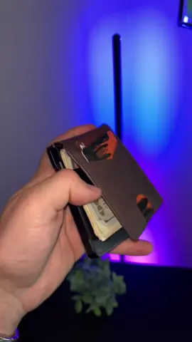 Grab it while they’re still in stock! #wallet #wallets #wallettok 