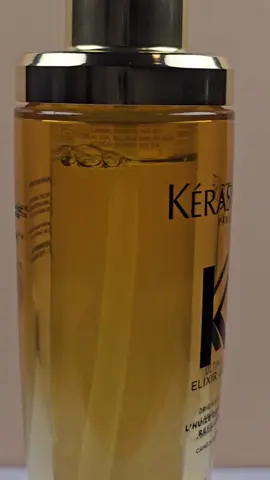 Elixir Ultimate Kerastase✨️ Rico en Omega-9 y Vitamina E!   •Control efectivo del frizz y suavidad inmediata. •Excelente para cabello teñido o dañado, aporta apariencia saludable.  •Sensación ligera, incluso para cabello fino.  •Recargable (más consciente con el ambiente). 