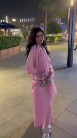 الاسطورة🧚🏻‍♂️ شيله مجرد ذوق 💞 #رند_الشهيلي #رفيف_الشهيلي  #سالي_فان_رندالشهيلي  #الشعب_الصيني_ماله_حل😂😂  #اكسبلور 