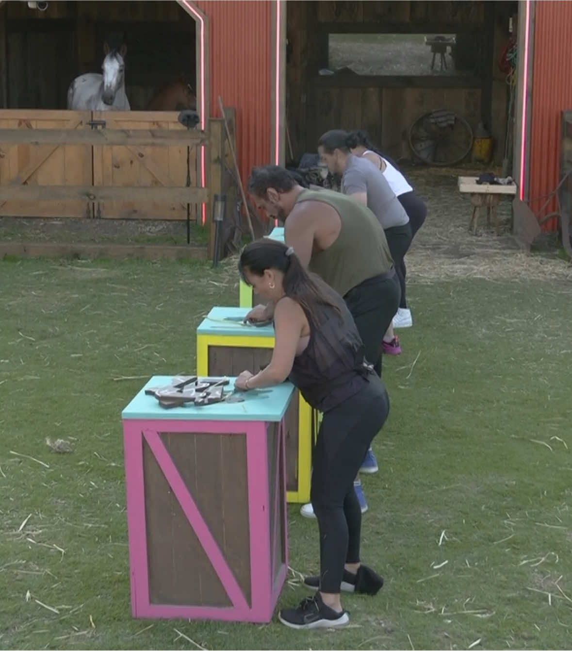 Esta competencia estuvo sumamente intensa y estos dos fueron los dos granjeros que avanzaron a la prueba del capataz. 🔥🤯 Lunes a viernes 9:00 p.m. por Azteca Uno Domingo La Gala 8:00 p.m. por Azteca Uno 🌾 #LaGranjaVIP ⁣transmisión 24/7 en #DisneyPlus experiencia completa.
