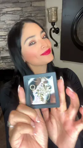 Earrings stacks super cute!! ☺️ #tiktokshopcreatorpicks #jewlery #earringstack #elegant #dealsforyoudays 