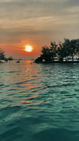 indah bngttt bukan? maaf bngtt, izin🙏🏻ini motor laut siapa masuk tiktok saya#salonggg 