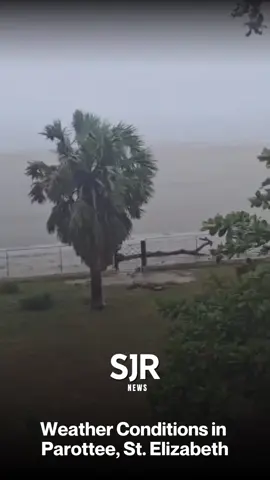 🌧️ Weather Deteriorating in Parottee, St. Elizabeth 🌪️ Conditions are worsening as Hurricane Melissa makes landfall in Jamaica — strong winds, heavy rain, and rough seas pounding the coast 🇯🇲💨 Stay indoors and stay safe! #SJRNews #HurricaneMelissa #Parottee #StElizabeth #JamaicaWeather  