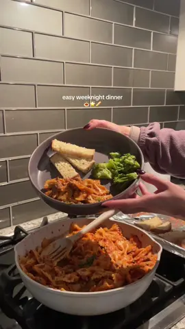 my pregnancy craving lately is DEFINITELY pasta, so simple & so delicious 😍🍝 #DinnerIdeas #pastadinner #easydinnerideas #EasyRecipe 