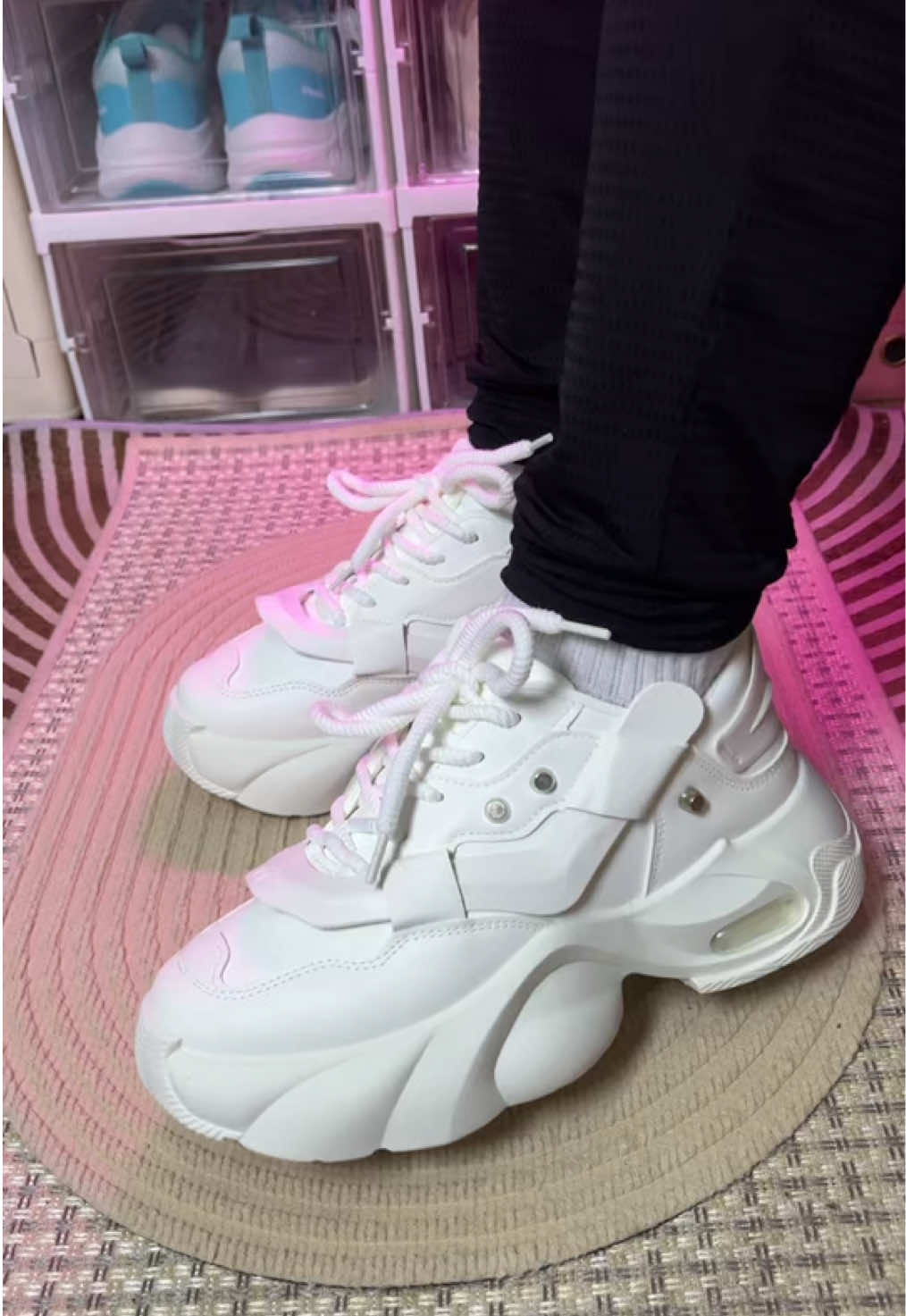 Ang ganda talaga ng ganitong chunky shoes  #chunkyshoes #venous #shoerecommendations #shoespangporma #qualityshoes 