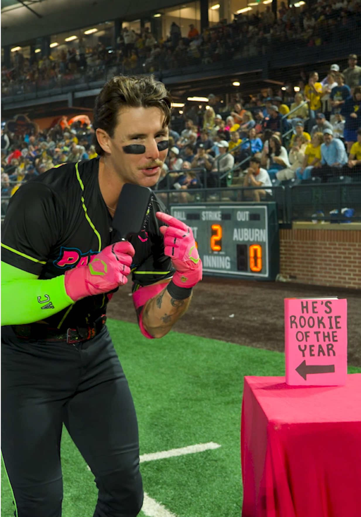 Call @Andy what ya want… as long as it includes “Rookie of the Year” 😉 @Sabrina Carpenter  #partyanimals #sabrinacarpenter #manchild #snl #viral 