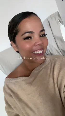 Glueless press in tab lashes by @imPRESS Lashes once I figured out the tab they are so easy to apply! #mominyour30s #momsover40 #falselashes #lashapplication #gluelesslashes 