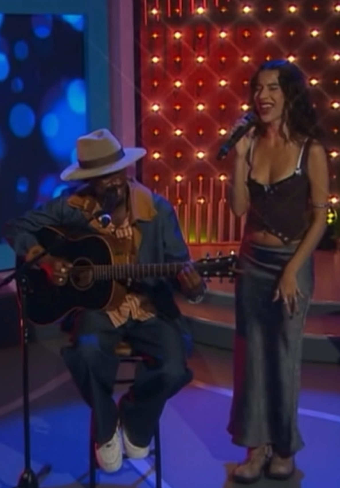 Que honra cantar com minha amiga deusa @marina sena no TVZ hoje ♥️ #marinasena #multishow #jotape #mpb #musica 