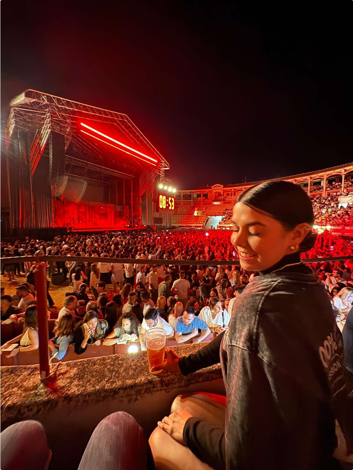 El verdadero “salud mi reina” 🥃 #201tour #manuelturizo #concierto #españa 