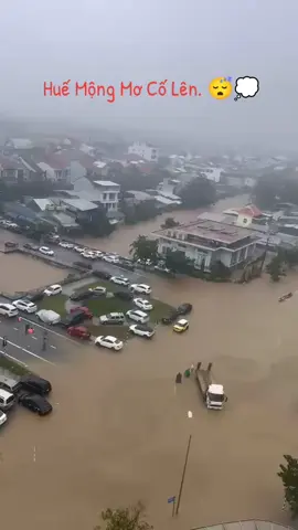 Thương Bà Con Miền Trung. Lại Gặp Cảnh Ngập Lụt Khổ Lắm Ông Trời  ơi. #xuhướngtiktok2025mớinhất #mưagióbãobùng #mưa #lulutmientrung #lulut 