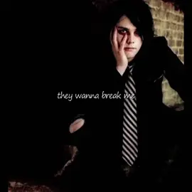 I was singing thsi song to mynfrend bless him #gerardway #gerardwayedit #2010s #mychemicalromance #fyp 