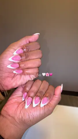 I loveee 💗 #fyp #frenchtipnails #nails 