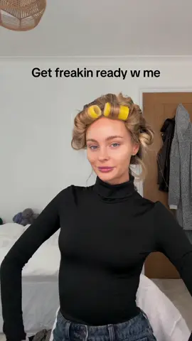 Get freakin ready with me meowwww - also to add, these products aren’t exactly my everyday ‘go-to’ products but I had 20 minutes to catch the train home, a tiny travel bag, and a dream 🫡  I’ll dive deeper into my essentials and favourite products in another video but whilst I had time to get ready, I thought we could sit and have a chat x (ALSO this is reuploaded since it was messed up on some people’s phones, hope this works mi lady’s!)