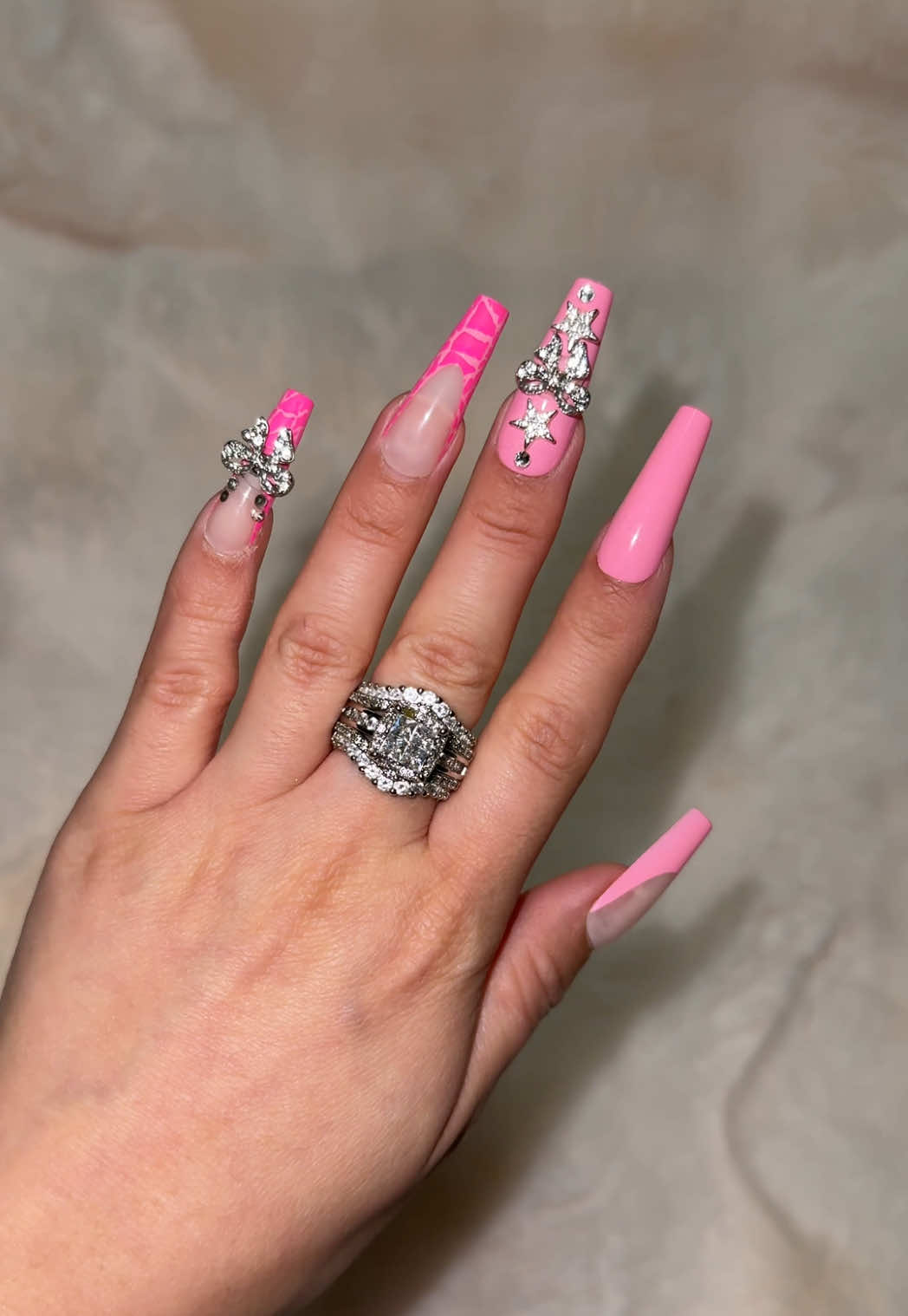 @Pink Friday Nails Love this press on nails  #presson #pressonnails #pressonnail #pinkfridaynails #nails 