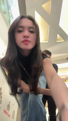 hampir terjipit hp sa