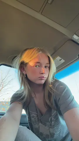 bella’s mogging #utah #brandymelville #bored #carrottimg