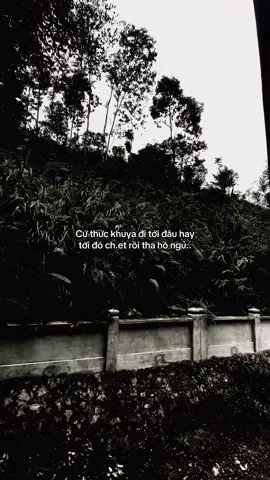 …#caption #buon_tam_trang #motminh #xh #chtamtrang 