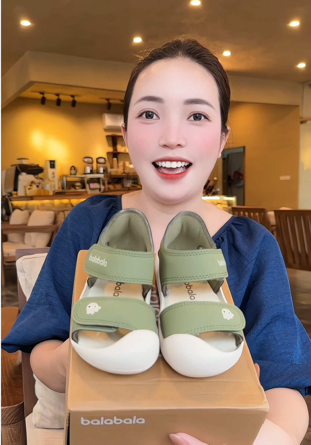 Sandal cho bé #quanaotreem #meminmax95 #sandalchobe #sandaltreem #deptapdichobe 