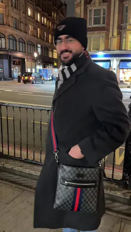 شنو أسم هاذ حيوان في لندن شفتة 🤨 #الشعب_الصيني_ماله_حل😂😂🏃🏻‍♀️ #بريطانيا_لندنlondon🇬🇧🇬🇧 #لندن🇬🇧 #مالي_خلق_احط_هاشتاقات🦦🧢 #لندن🇬🇧 