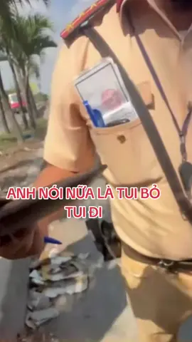 Viên csgt ngỡ ngàng vì biết gặp người hiểu luật. #giaothôngvănminh #csgt #xuhuongtiktok 