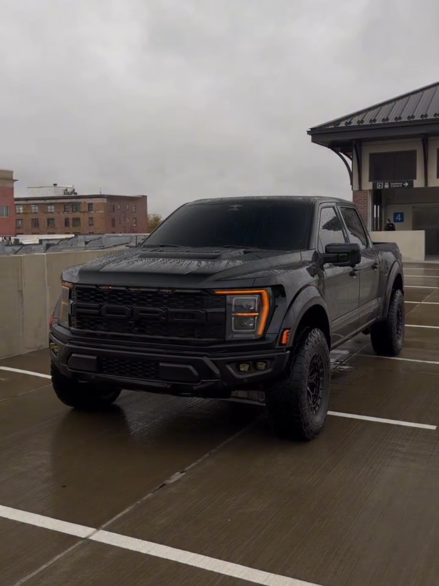 Bat Mobile🦇 ig: 1tuffraptor  #batman #fyp #fordraptor #4x4 #viral 