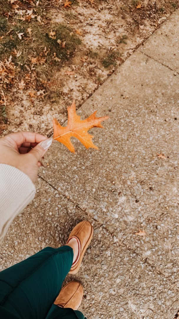 I’ve officially found the one. 💫 The HSIA Comfort Bra gives full coverage without digging in — wide straps, smooth support, and that barely-there feel we all want. It’s supportive where it matters and soft everywhere else 🤍 Linked in my TikTok Shop  🛍️ #ComfortBra #TikTokShopFinds #EverydayEssentials #SupportiveBra #HSIA 