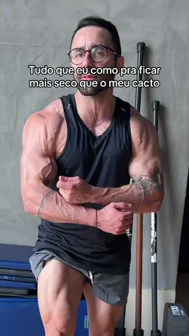 Tá cheio de dica boa espalhada pelo vídeo em👀 Tá vendo que não é difícil? Vocês que complicam🤷‍♂️ #dieta #emagrecimento #nutricionista #treino 