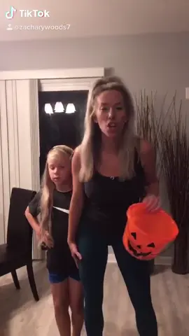 ‘Tis the season 🎃 @Lukas one of the first tik toks we did 😂 #pamelapumpkin #halloween #pumpkin #workout 