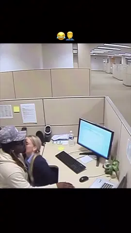 How to lose your job in 5 seconds #funny #memes #foryou 