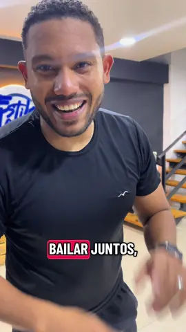 Bailando con mía 🫶🏽 #baile #bailar #fyp #paratiiiiiiiiiiiiiiiiiiiiiiiiiiiiiii #bachata @Estilo Latino 