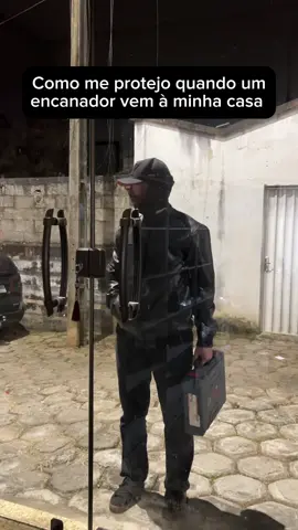 Como me protejo quando um encanador vem à minha casa #seguranca #sozinha #defesapessoal #mulher #viralvideos 
