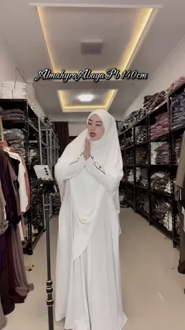 Masya Allah warna putih bw secantik ini yg mau pada umroh wajib punya😍#abayaumrohpremium #abayasethijabjersey #fypシ゚ #bajuumroh #promomakangajian 
