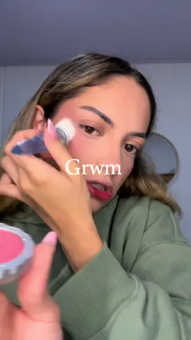 Grwm para el cole 😌(ya me quiero ir)  . . . Productos:  Correctores:  @Givenchy @Huda Beauty  Contorno: @Beauty Creations Cosmetics  Rubor: @Saie  Polvos:  de huda ❤️ #fyp #grwmmakeup #colegio #makeup #grwm 