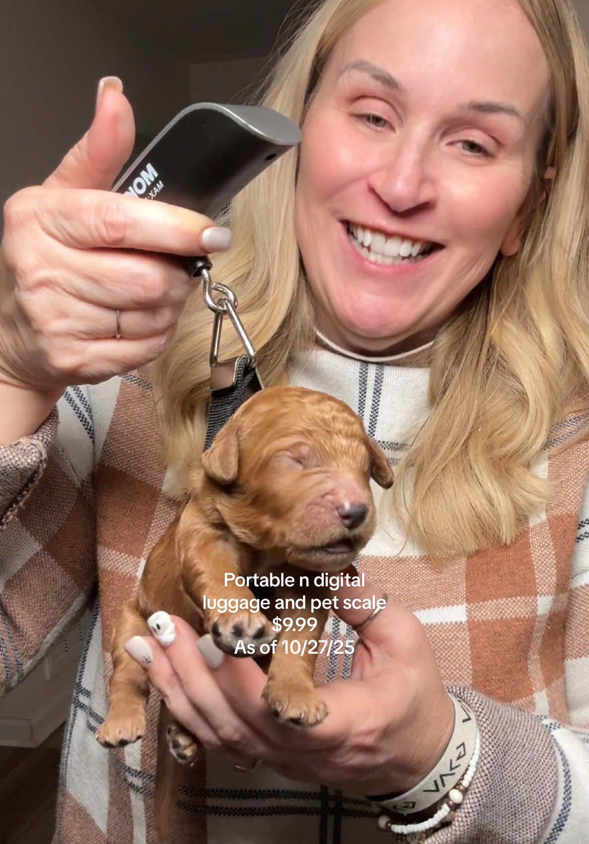 No more worries at the airport with the portable and digital luggage and pet scale. #airportlife #travelhacks #scale #luggagehack #luggagepacking 