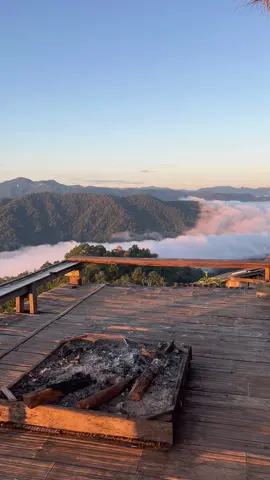 ราคา800/ท่าน มีรถรับ-ส่ง พร้อมอาหารเช้า-เย็น#ห้วยกุ๊บกั๊บกลางหมอกโฮมสเสเตย์ #แม่แตง #เที่ยวหน้าหนาว #ธรรมชาติ #ที่พักเชียงใหม่ 