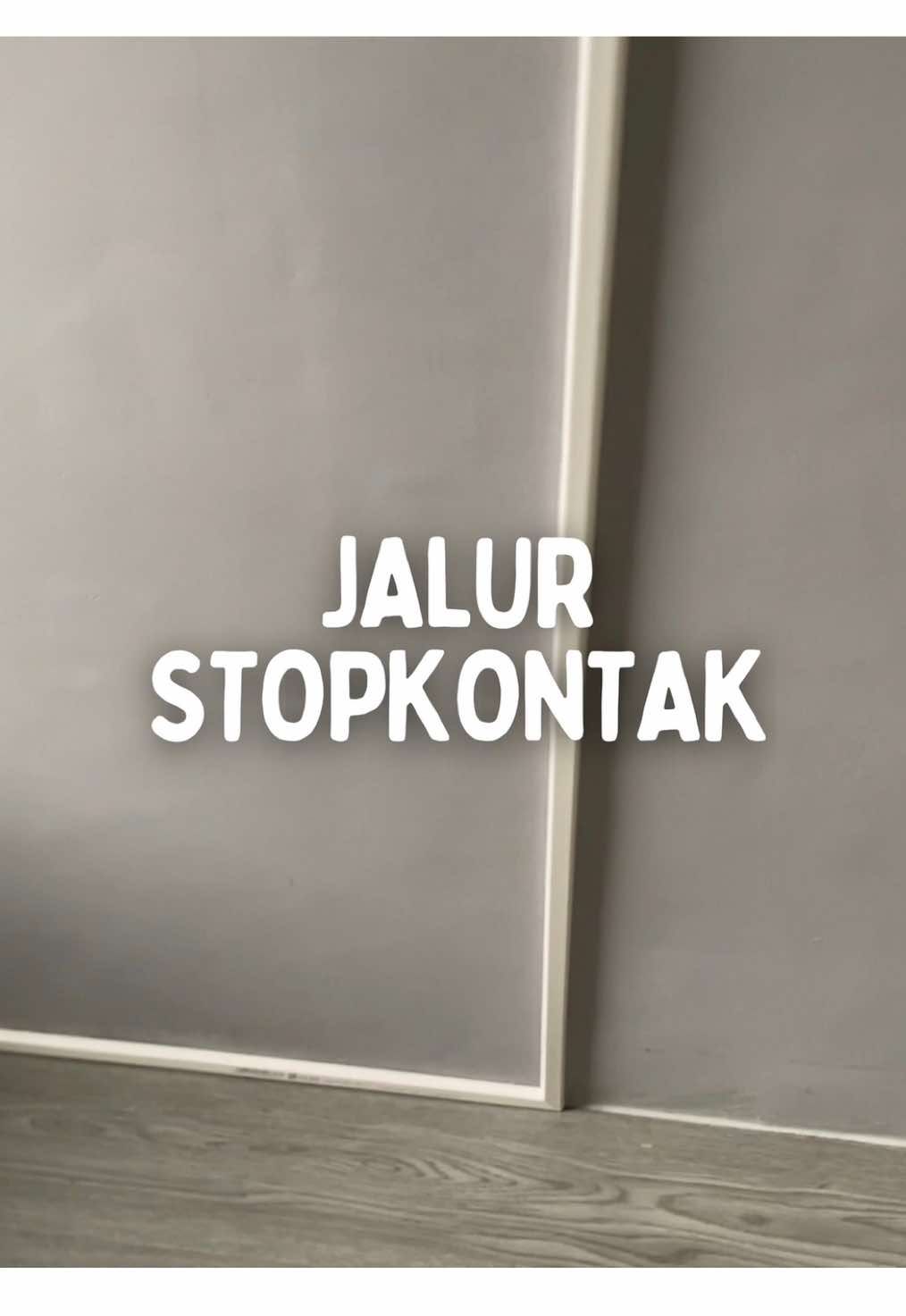 siapa yang harus ada colokan dekat kasur? 😂✋🏻 #dekorasikamar #kamarestetik #desaininterior #kamarminimalis #bedroom 