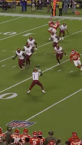 #kansascitychiefs defense makes a big play out the gate 💪 #nfl #mikedanna @Chiefs 