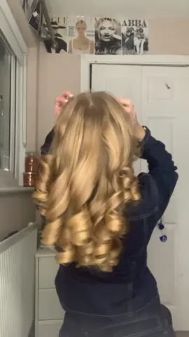 before concert hair check #fyp #curlyblowout #princesscurls #blonde