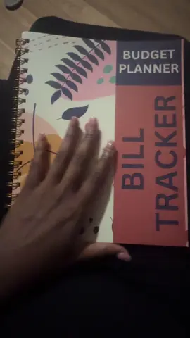 love this budget planner, def can keep up with my bills and know when they’re due… I just love to stay organized! #budgetplanner #billtracker #fyp 