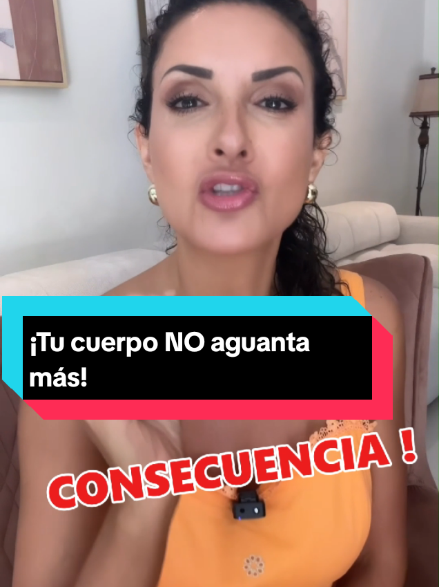 El cuerpo no grita por capricho, grita porque ya no sabe cómo pedir ayuda. Cansancio, digestiones lentas, ansiedad o dolores son el lenguaje de tu cuerpo diciendo: “algo no está bien”. ✨ Empieza a escucharlo de verdad: 1️⃣ Observa tus síntomas sin juzgar. Pregunta qué necesitan mostrarte. 2️⃣ Duerme más: el descanso es medicina celular. 3️⃣ Bebe agua con presencia: no solo hidrata, también limpia la energía estancada. Cada vez que eliges escucharte, una parte de ti comienza a sanar. 💬 Escribe WEBINAR en los comentarios y te regalo mi clase gratuita para aprender cómo sanar tu cuerpo desde la raíz. #sanacion  #desintoxicacionnatural  #saludholistica  #vidasaludable🏋️‍♀️💪🏻🥑🥦🍓☕  #bienestaremocional 