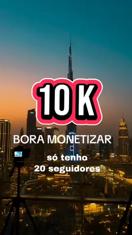 DUBAI: O FUTURO É AQUI! 🤯 De um deserto a uma metrópole de tirar o fôlego em poucas décadas. Dubai é a cidade dos recordes mundiais e do luxo extremo! Ícone: Burj Khalifa (o prédio mais alto do mundo com 828 metros!). Insano: Tem uma pista de esqui dentro de um shopping (Ski Dubai), no meio do deserto! Exclusivo: Possui a maior ilha artificial do planeta (Palm Jumeirah). Fato Rápido: A polícia usa super carros esportivos (sim, é real). É luxo, arquitetura e ousadia que você quer? Então você está em Dubai. #dubai #monetizartiktok #10kfollowers😭😭😭😭 #fyp 
