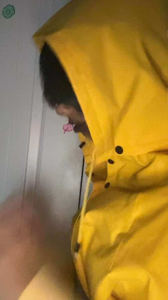 In light of the new game that came out #littlenightmares #sixcosplay 